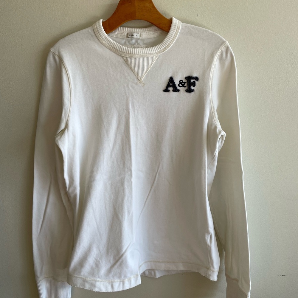 Abercrombie &Fitch long sleeve white sweatshirt in men’s medium.